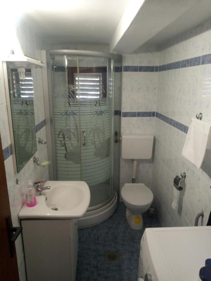 Apartmani Rab - Adrijana & Aleksandra Banjol Ngoại thất bức ảnh